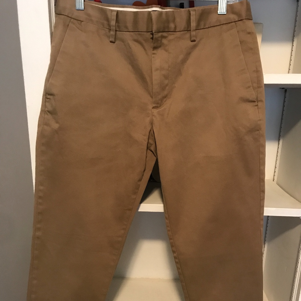 Banana Republic Chinos tapered fit size 32x32